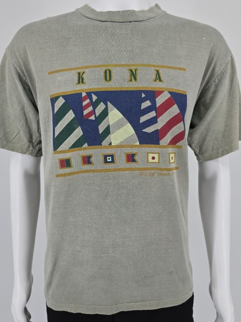 Vintage 190s Sgt. Leisure Kona Hawaii Oversized Sailboat Graphic T-Shirt (L)